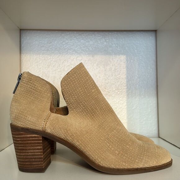 Lucky Brand Beige Textured Leather Booties Size 7.5 Western Neutral Minimalist - Picture 4 of 12